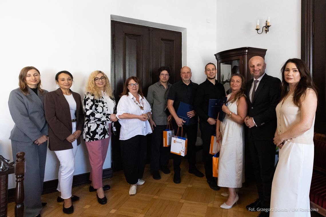 Rzeszów stawia na niezależną kulturę. Pięcioro artystów z prestiżowym wsparciem miasta Rzeszów stawia na niezależną kulturę. Pięcioro artystów z prestiżowym wsparciem miasta