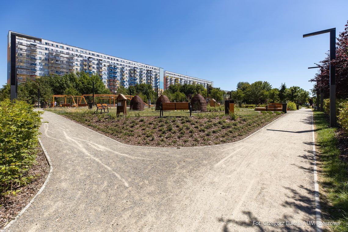 Rzeszów z nowym ogrodem kieszonkowym. Nowe Miasto zyskało przestrzeń do zabawy i relaksu