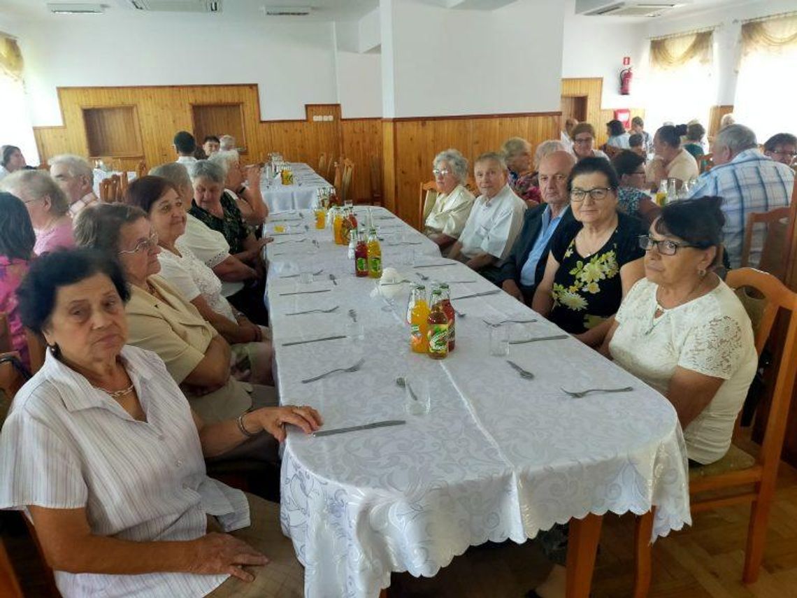 Rzeszowska Caritas dla seniorów – Dzień Dziadków i Osób Starszych (fotorelacja)