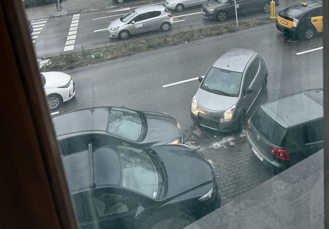 Rzeszowska policja poszukuje świadków kolizji na Placu Śreniawitów