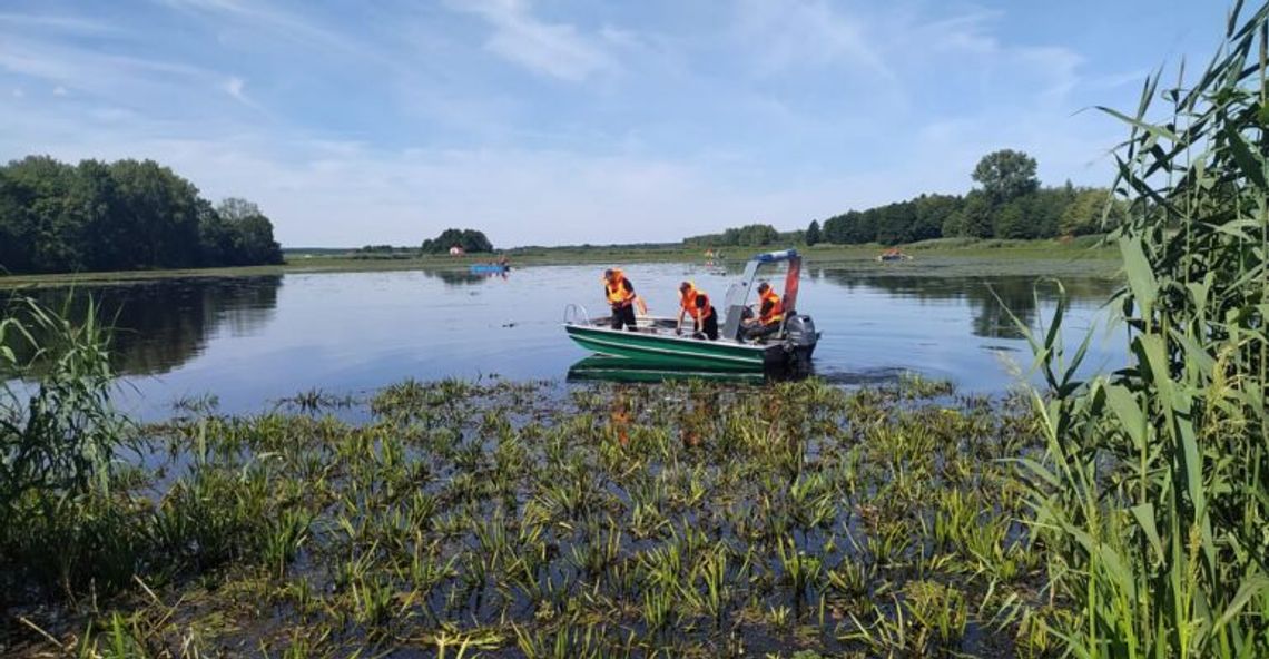 Śnięte ryby na zbiorniku "Stary Lubliniec". Na miejsce wysłano żołnierzy