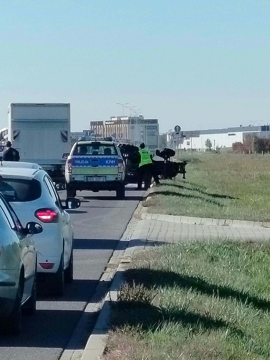 Spore utrudnienia pod Rzeszowem! W Jasionce ranny kierowca, na A4 zderzyły się trzy auta Spore utrudnienia pod Rzeszowem! W Jasionce ranny kierowca, na A4 zderzyły się trzy auta