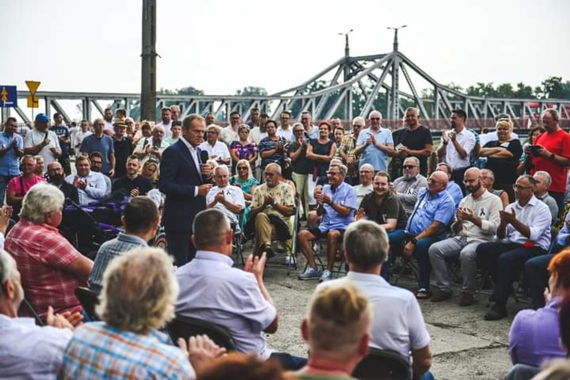 Sprawdź, czy jesteś na tej liście i chodzisz na spotkania z Tuskiem