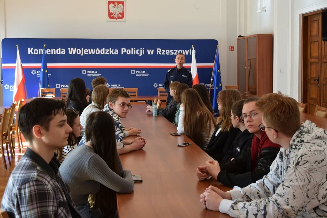 Studenci Centrum Polonijnego UR w KWP w Rzeszowie