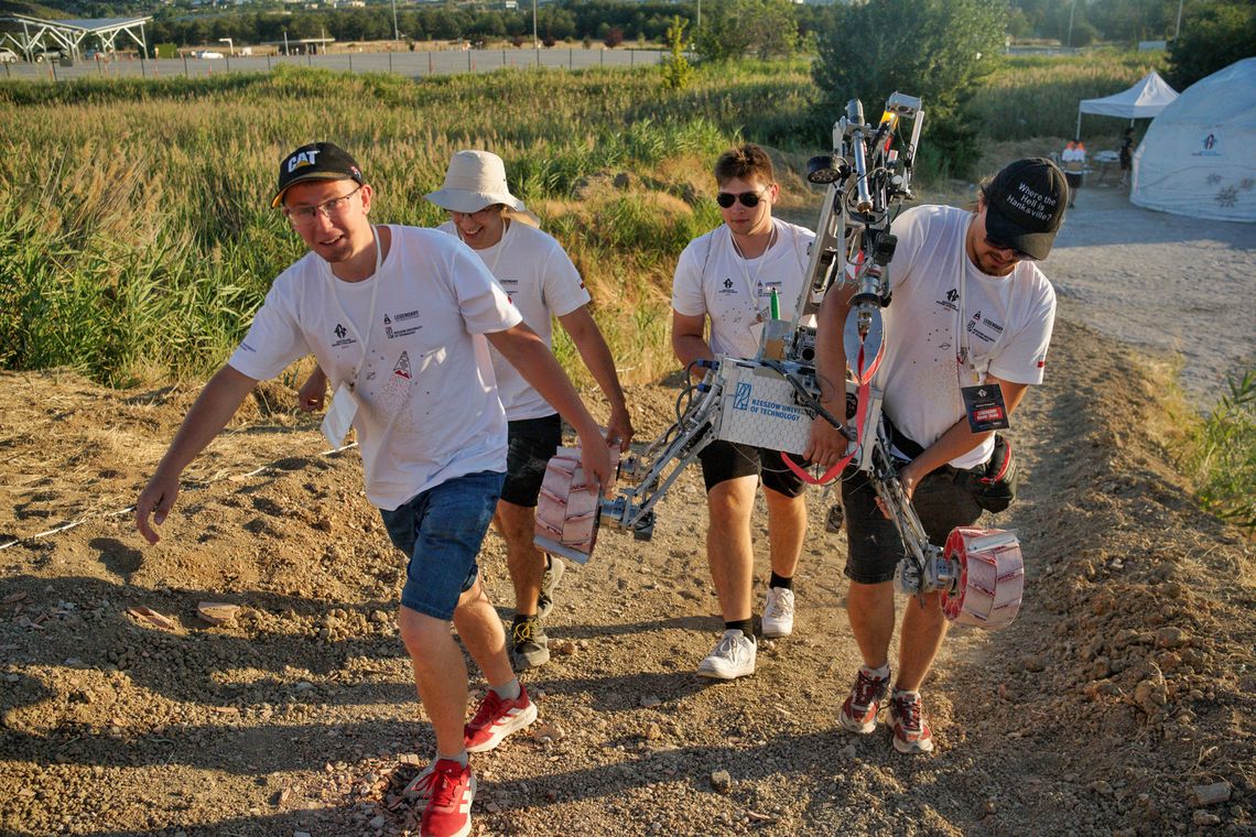 Studenci Politechniki Rzeszowskiej podbijają Turcję! Zespół Legendary Rover zwycięzcą Anatolian Rover Challenge