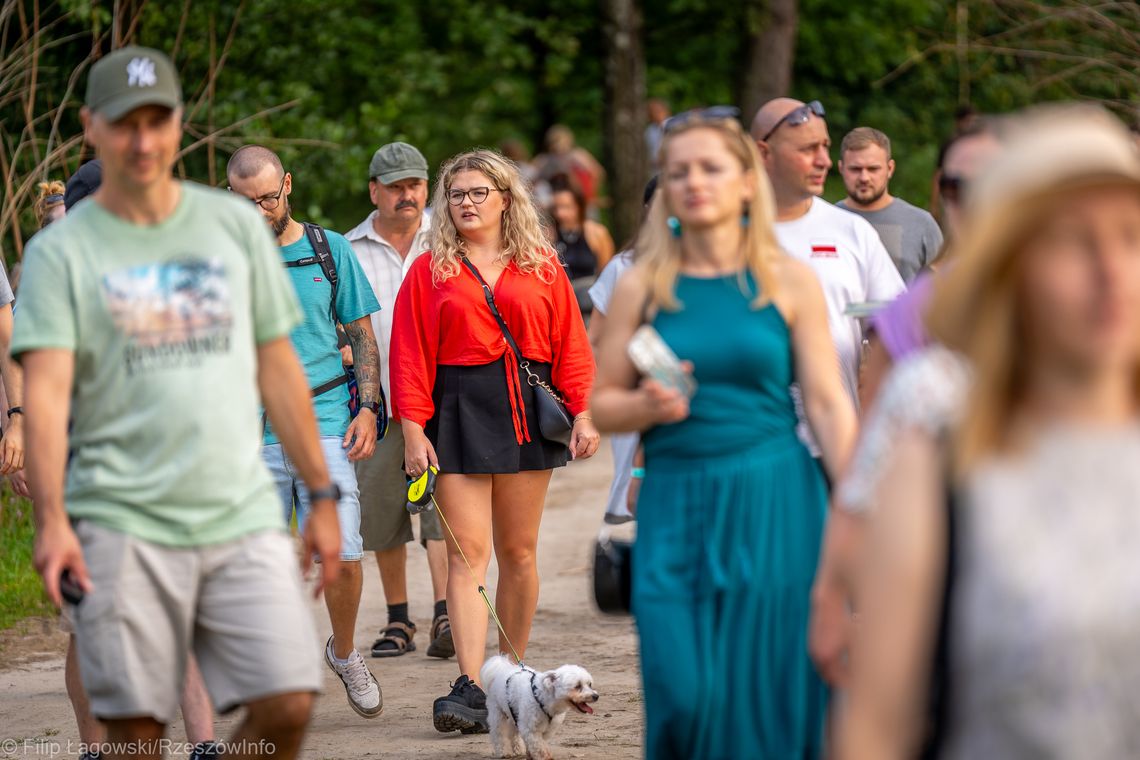 Sukces "1670" na Podkarpaciu. Aktorzy serialu spotkali się z fanami w Kolbuszowej [FOTO]