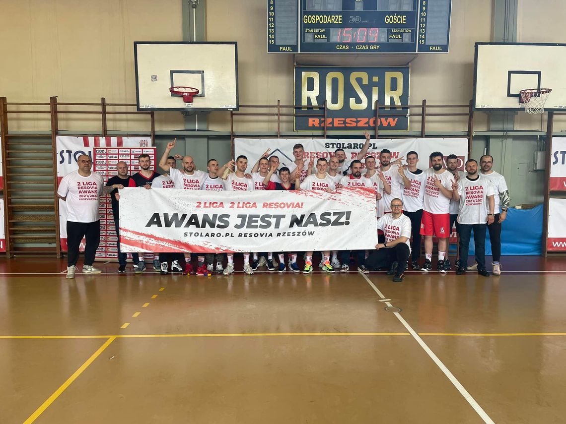 Sukces Stolaro.pl Resovii Rzeszów! Koszykarze wywalczyli awans do 2 ligi.