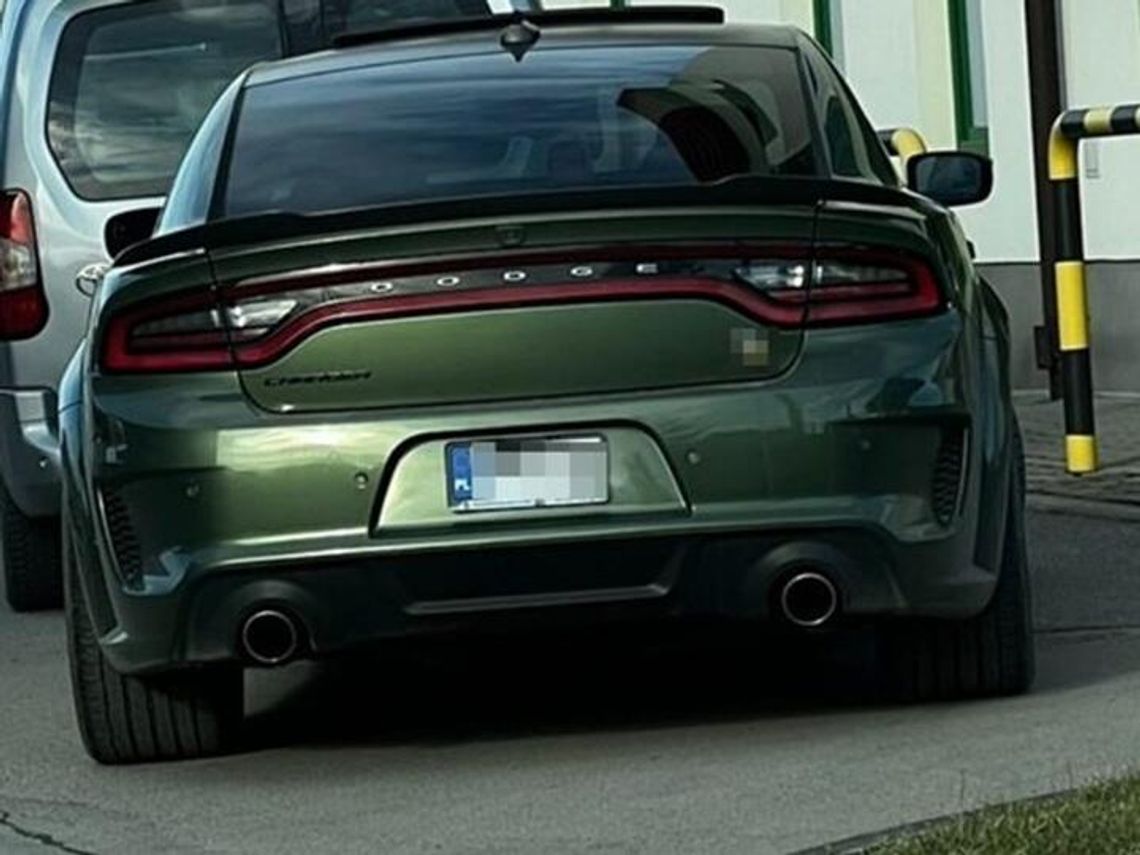 „Szybcy i wściekli” w wersji jasielskiej. Słony mandat za drift Dodge’em