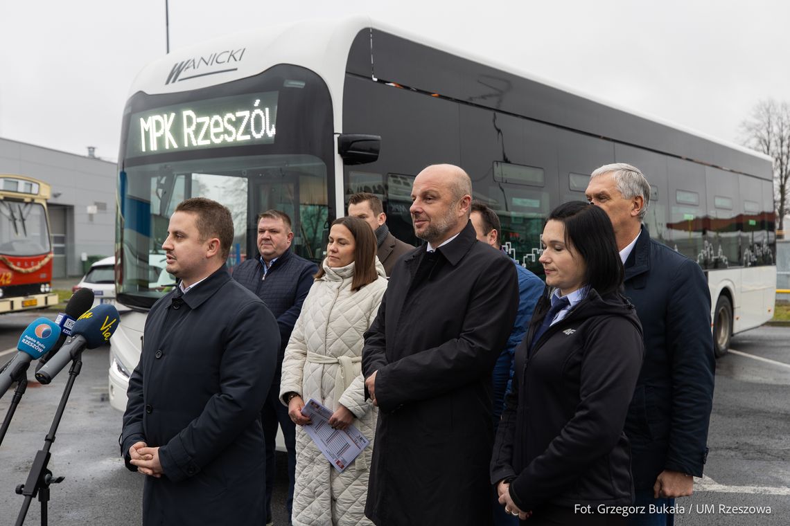 Testy elektryków i nowa linia łącząca rzeszowskie dworce