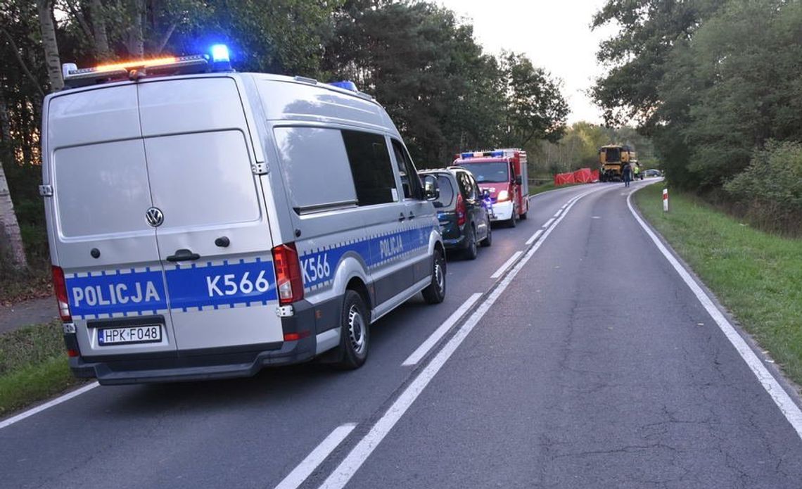 Tragedia na drodze. Nie żyje 21-letni motocyklista, zderzył się z kombajnem Tragedia na drodze. Nie żyje 21-letni motocyklista, zderzył się z kombajnem
