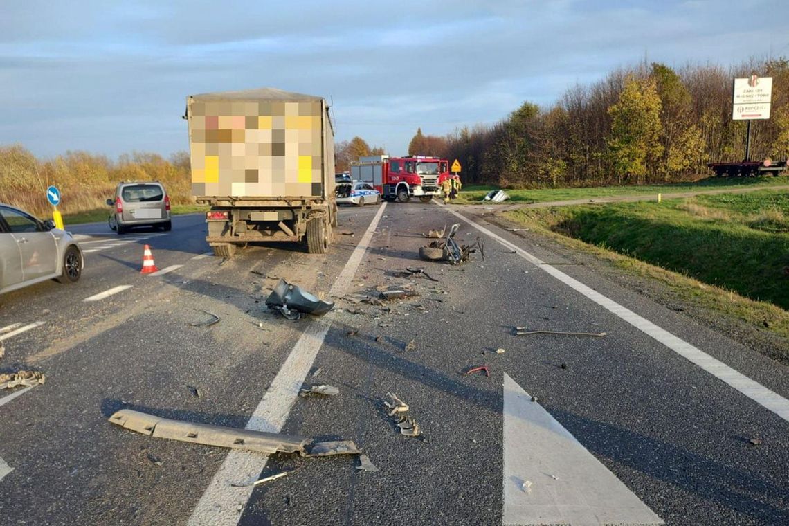 Tragiczny wypadek w Brzezówce. Nie żyje kierowca volkswagena