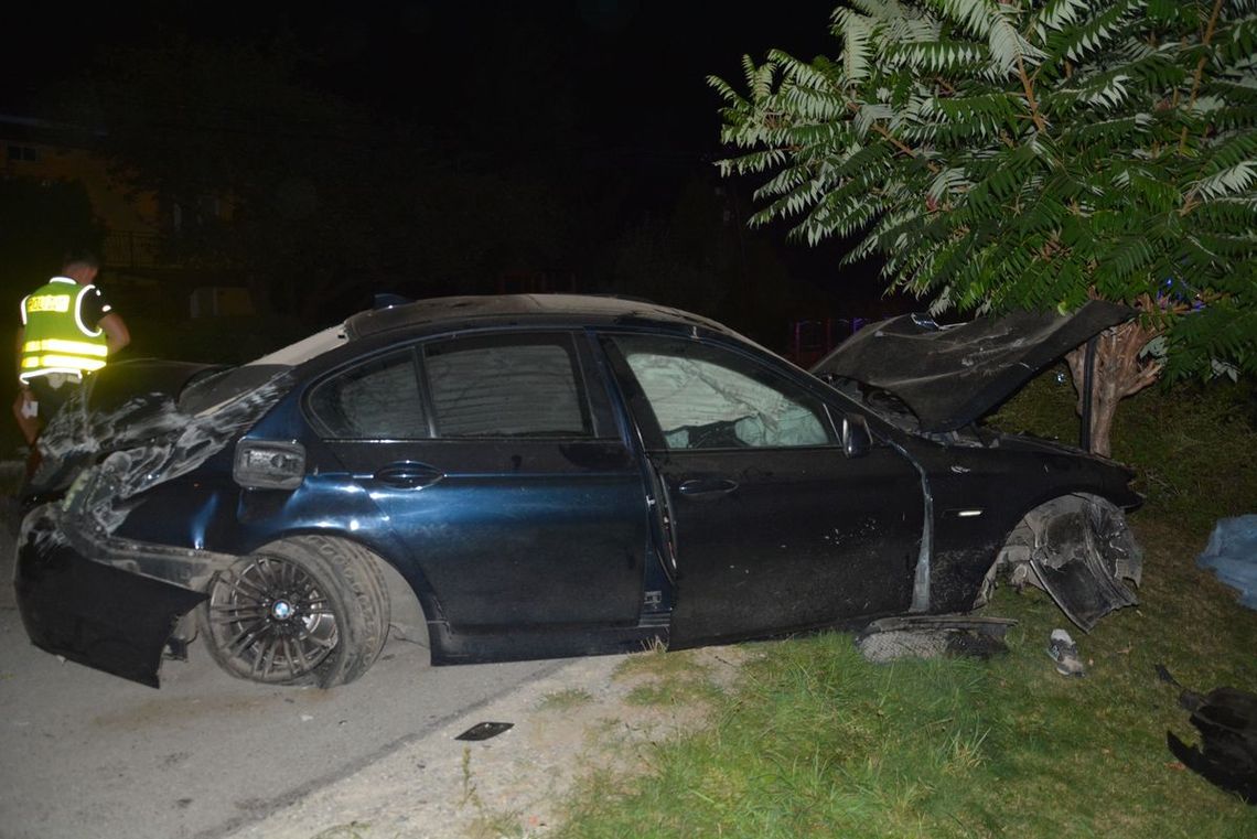 Tragiczny wypadek w Głogowie Małopolskim. Nie żyje kierujący BMW