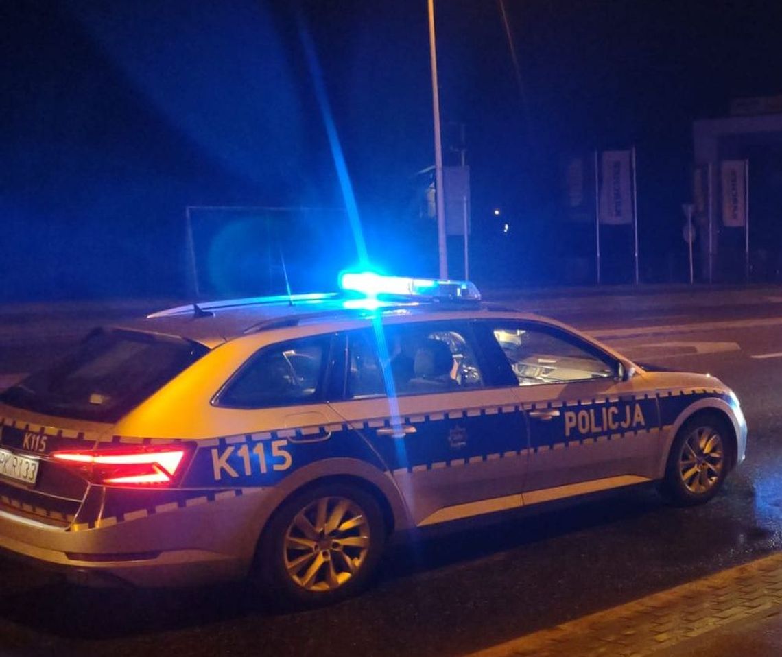 Tragiczny wypadek w Rzeszowie. Pijany 20-latek uderzył w drzewo, nie żyje pasażer Tragiczny wypadek w Rzeszowie. Pijany 20-latek uderzył w drzewo, nie żyje pasażer