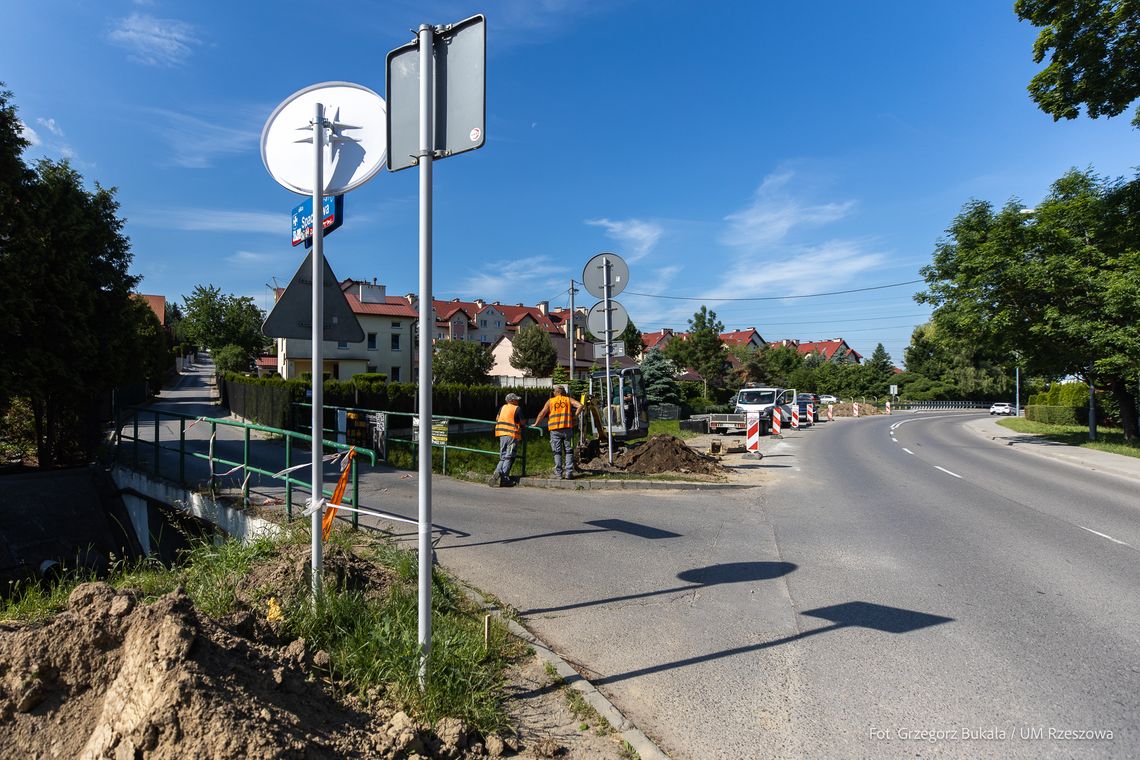 Trwa rozbudowa ulicy Robotniczej w Rzeszowie Trwa rozbudowa ulicy Robotniczej w Rzeszowie