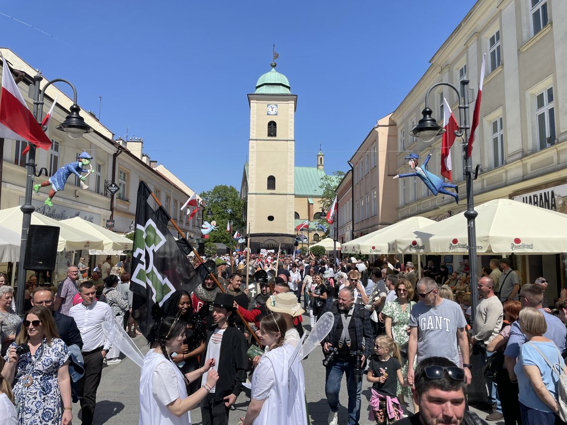 Trwa Święto Paniagi. Rzeszowska ulica 3 maja wypełniła się tłumem rzeszowian [ZDJĘCIA]