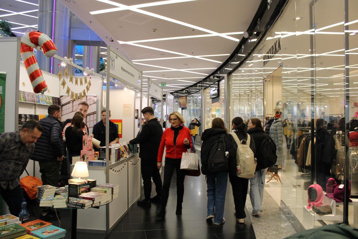 Trwają Świąteczne Targi Książki w Rzeszowie! Trwają Świąteczne Targi Książki w Rzeszowie!