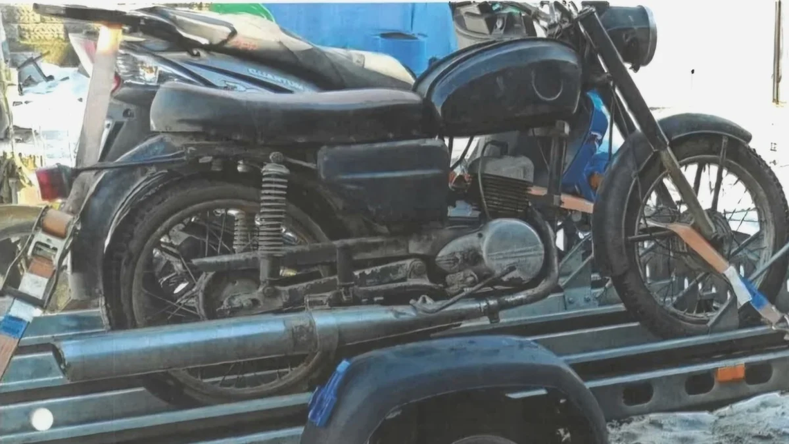 Trzciana: Skradziono motocykl marki WSK 125. Policjanci poszukują świadków zdarzenia