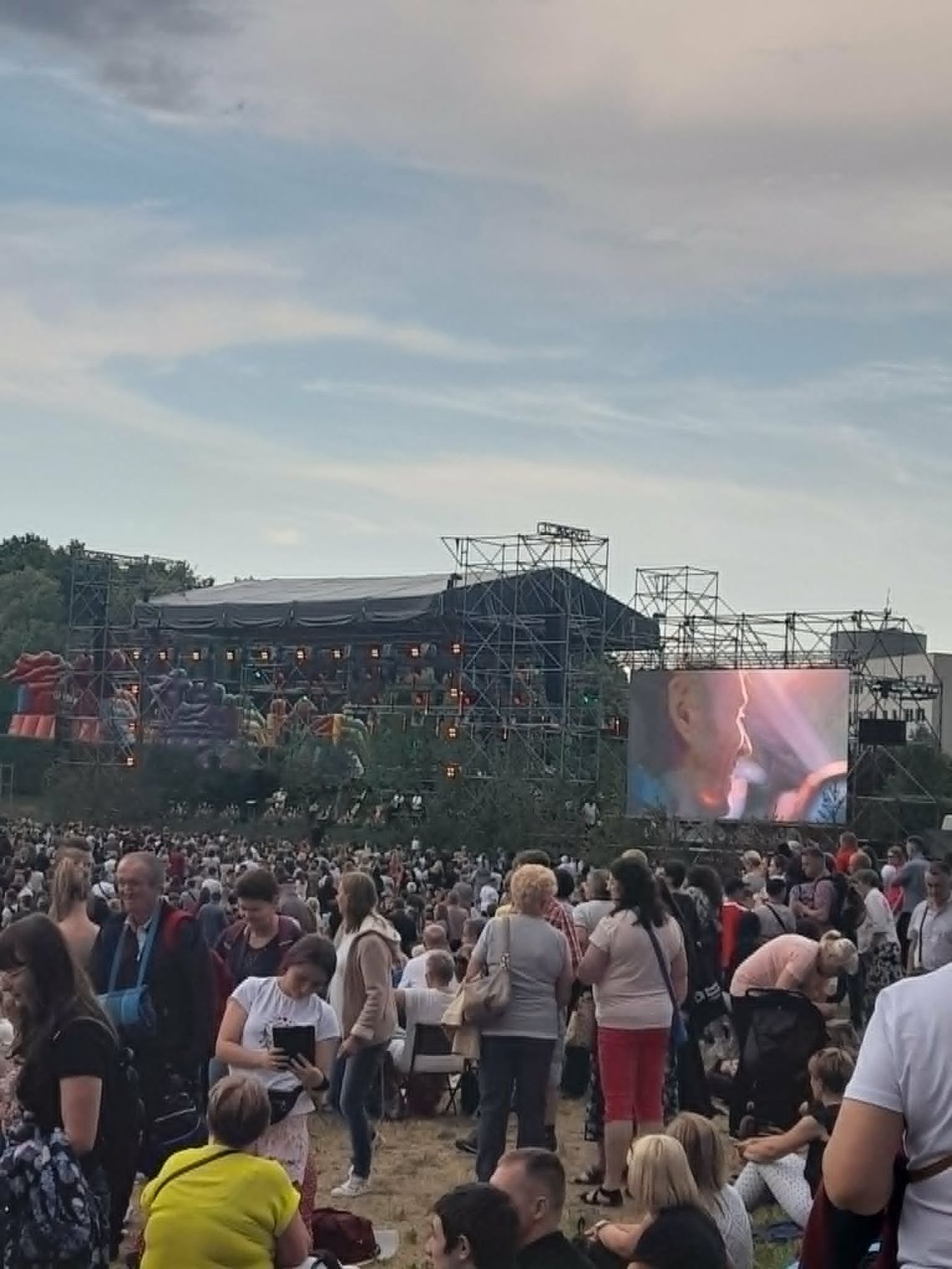 Utrudnienia w ruchu podczas koncertu „Jednego Serca Jednego Ducha” w Rzeszowie
