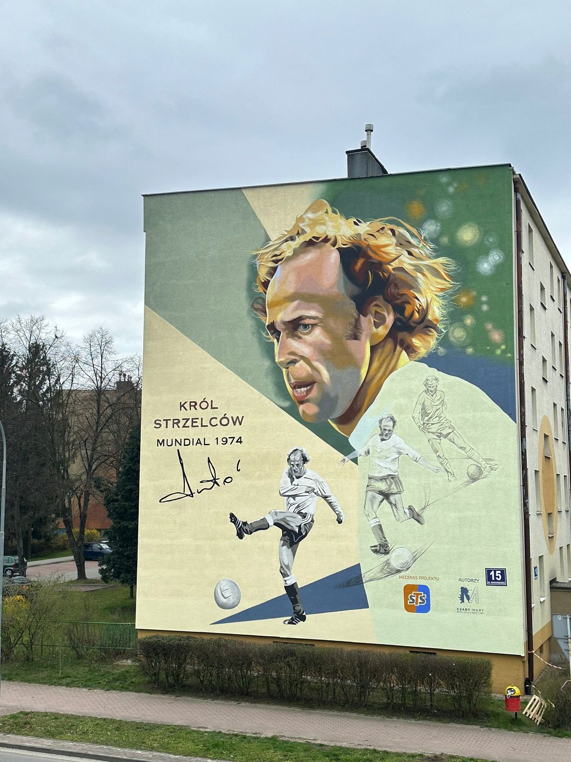 W Mielcu odsłonięto mural Grzegorza Lato