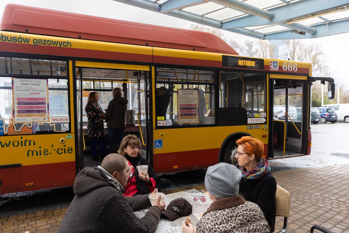 W Rzeszowie osoby w kryzysie bezdomności nie zostaną same. Miasto karmi, zapewnia nocleg i leczenie