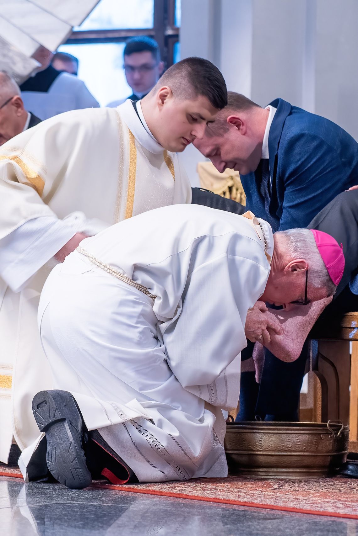 Wielki Czwartek w katedrze rzeszowskiej – Eucharystia źródłem misji każdego wiernego [ZDJĘCIA]