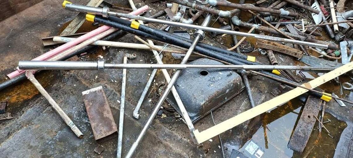 Włamali się do magazynu przy ul. Reja. Ukradli przewody, agregat i sprzęt do ćwiczeń Włamali się do magazynu przy ul. Reja. Ukradli przewody, agregat i sprzęt do ćwiczeń