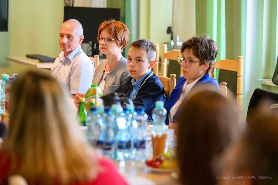 Wojewoda podkarpacki Teresa Kubas-Hul spotkała się z rodzinami zastępczymi w Rzeszowie [ZDJĘCIA]