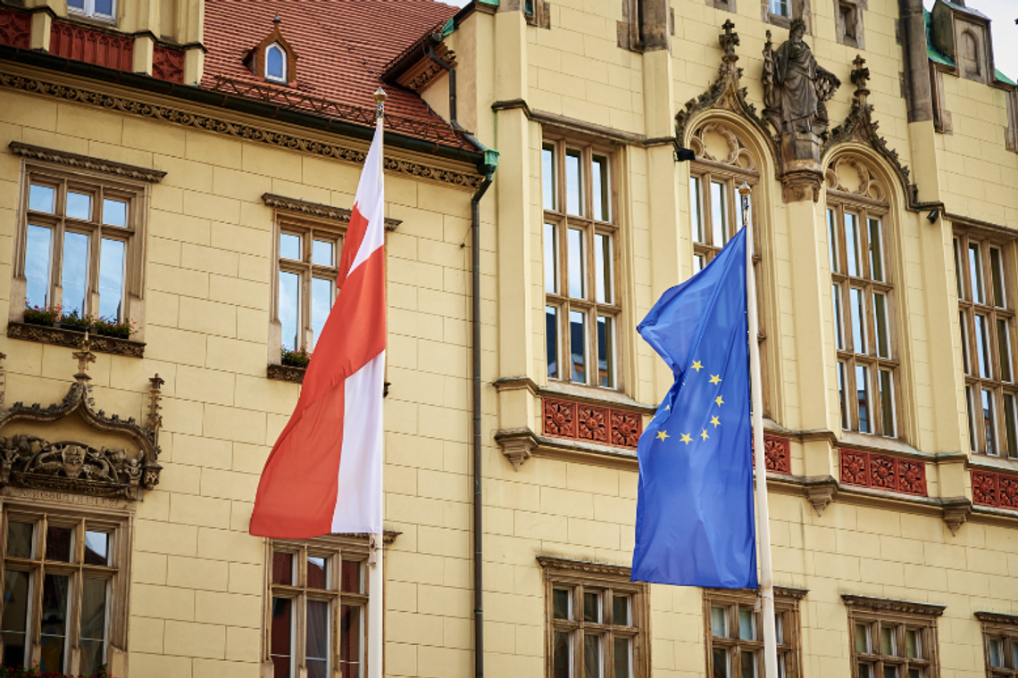 Wojewoda Teresa Kubas-Hul stawia na rozwój samorządów. Nisko już korzysta.