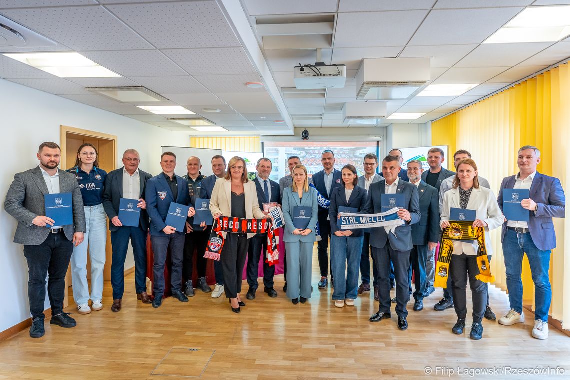 Wsparcie dla sportu na Podkarpaciu! 18 klubów-ambasadorów i miliony na lokalne inicjatywy [ZDJĘCIA]