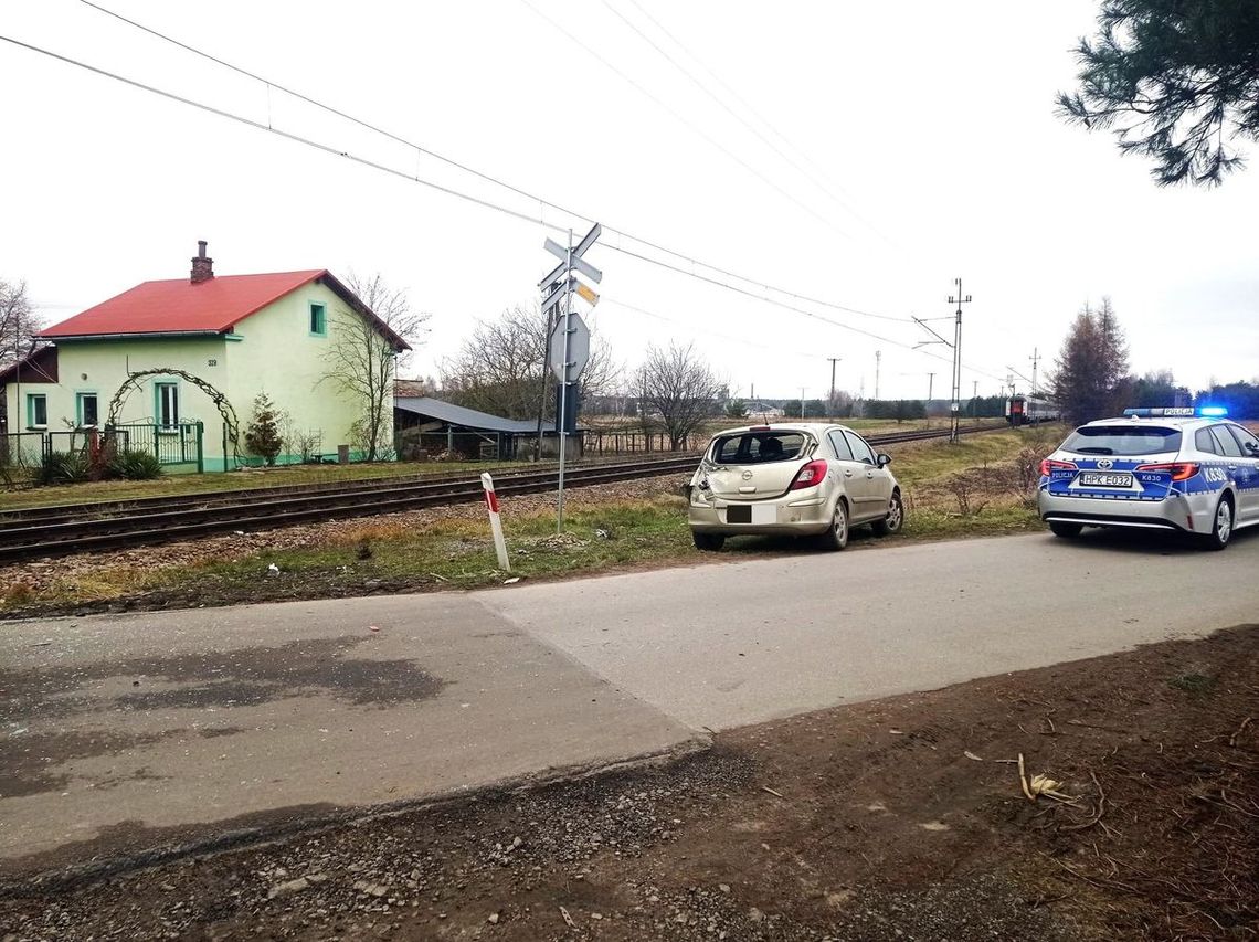 Wypadek na Podkarpaciu. Zignorował znak STOP- zderzył się z pociągiem!