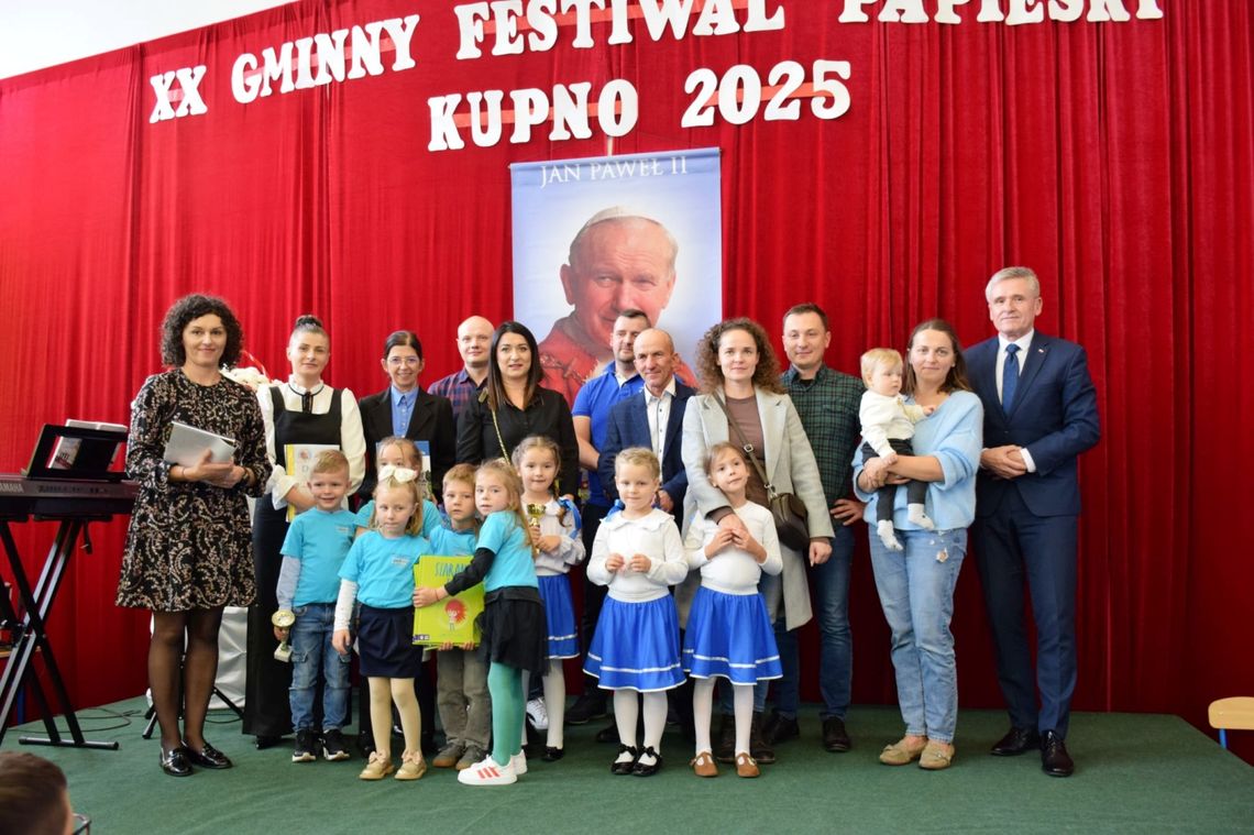 XX Gminny Festiwal Papieski w Szkole Podstawowej w Kupnie [ZDJĘCIA]