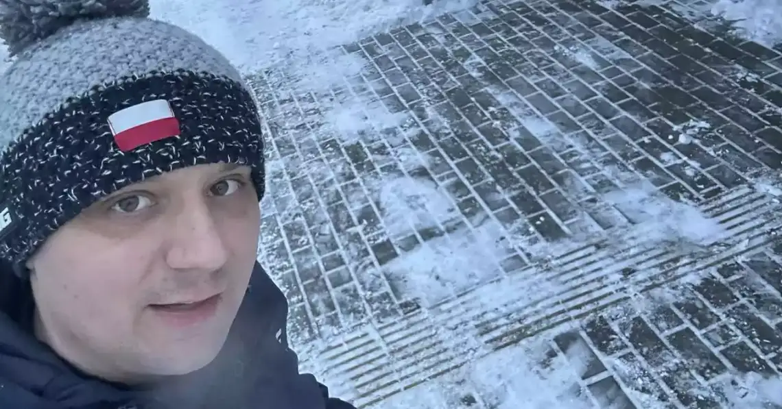 Zamiast kolejnego posta z pretensjami – łopata w ręce. Radny ze Słociny dał prosty przykład