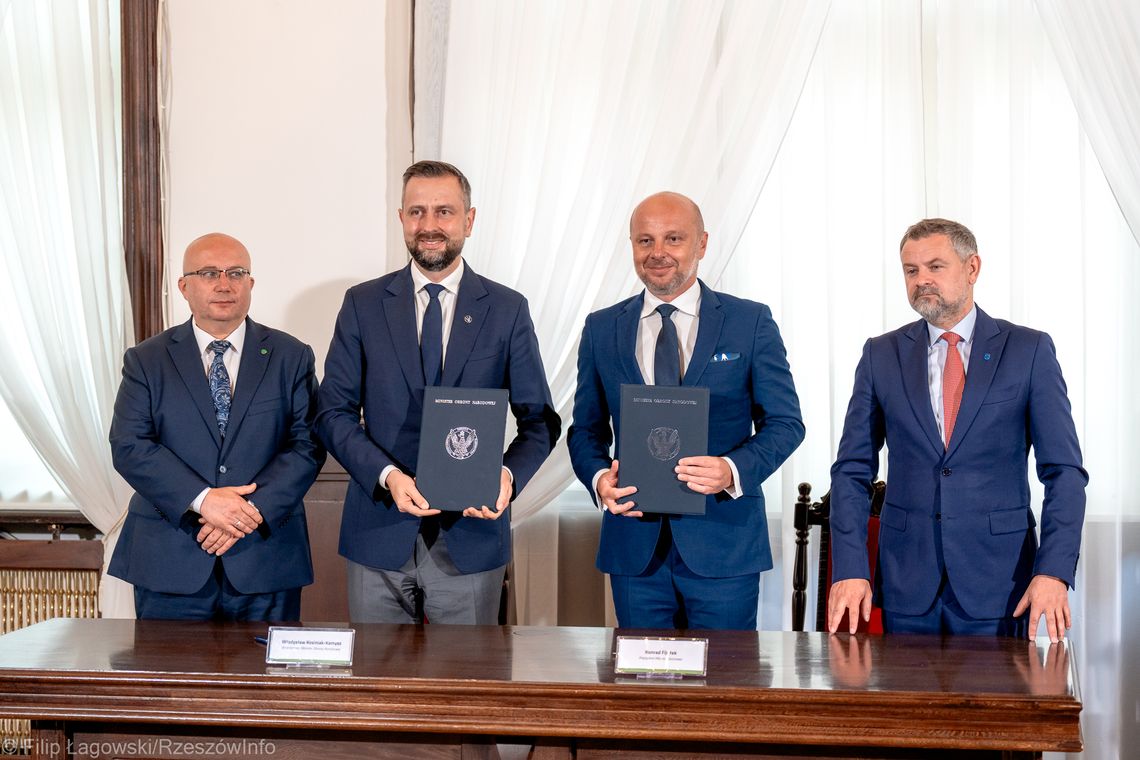 Zamiast wojska na Krakowskiej będzie rzeszowski urząd miasta. Podpisano list intencyjny