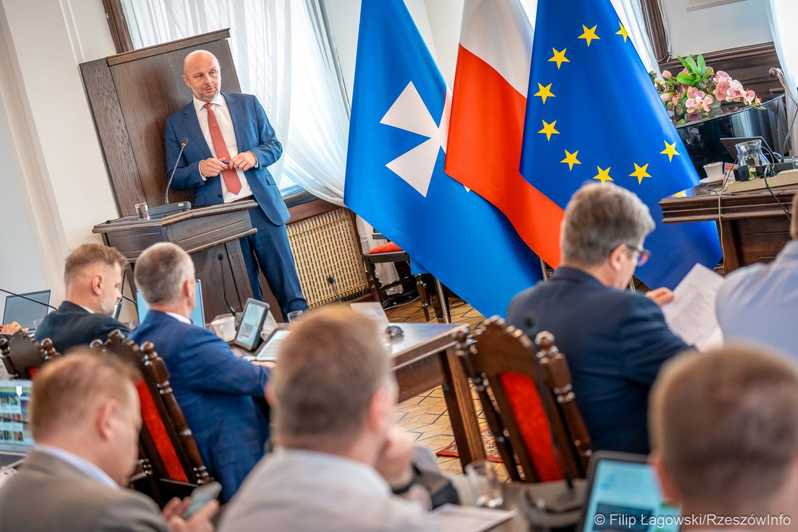 „Zasady gry się zmieniły” kontra „Umowa społeczna”. Gorąca debata o bonie żłobkowym w Rzeszowie