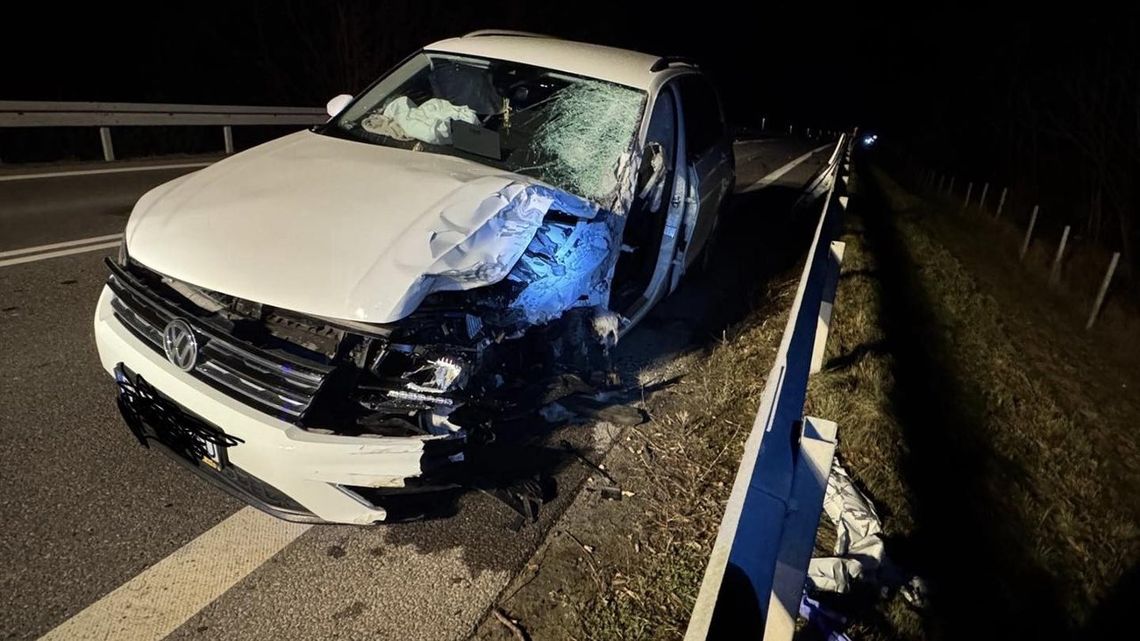 Zderzenie busa i osobówki w Majdanie Królewskim. DK 9 była zablokowana kilka godzin [ZDJĘCIA]