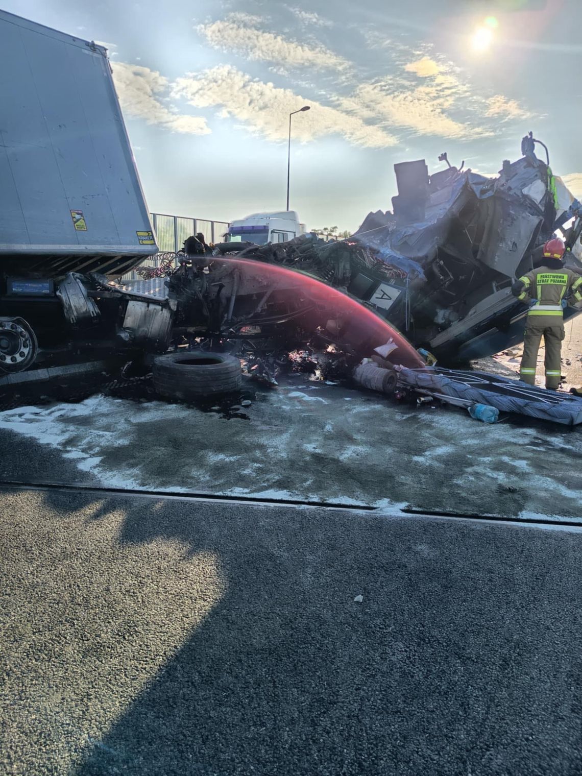 Zderzenie dwóch tirów na A4 Kraków-Rzeszów. Droga zablokowana! [ZDJĘCIA]