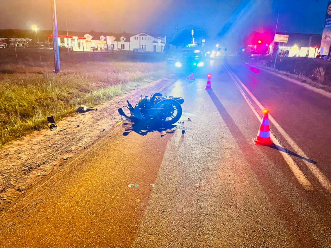 Zderzenie motocykla z autem w Sędziszowie Młp. Poszkodowany trafił do rzeszowskiego szpitala