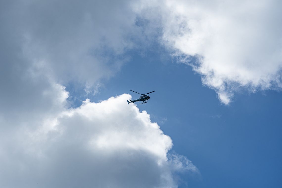 Zerwał linię energetyczną i… odleciał. Pilot zostawił służby z zagadką Zerwał linię energetyczną i… odleciał. Pilot zostawił służby z zagadką