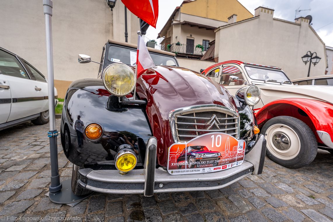 Zlot Zabytkowych Citroenów w Rzeszowie [ZDJĘCIA]