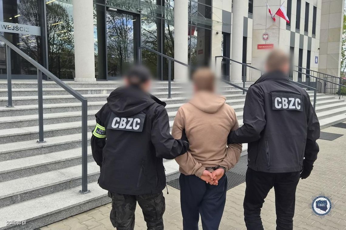 Znany urzędnik i były dyrektor przedszkola aresztowany za posiadanie materiałów z udziałem dzieci!