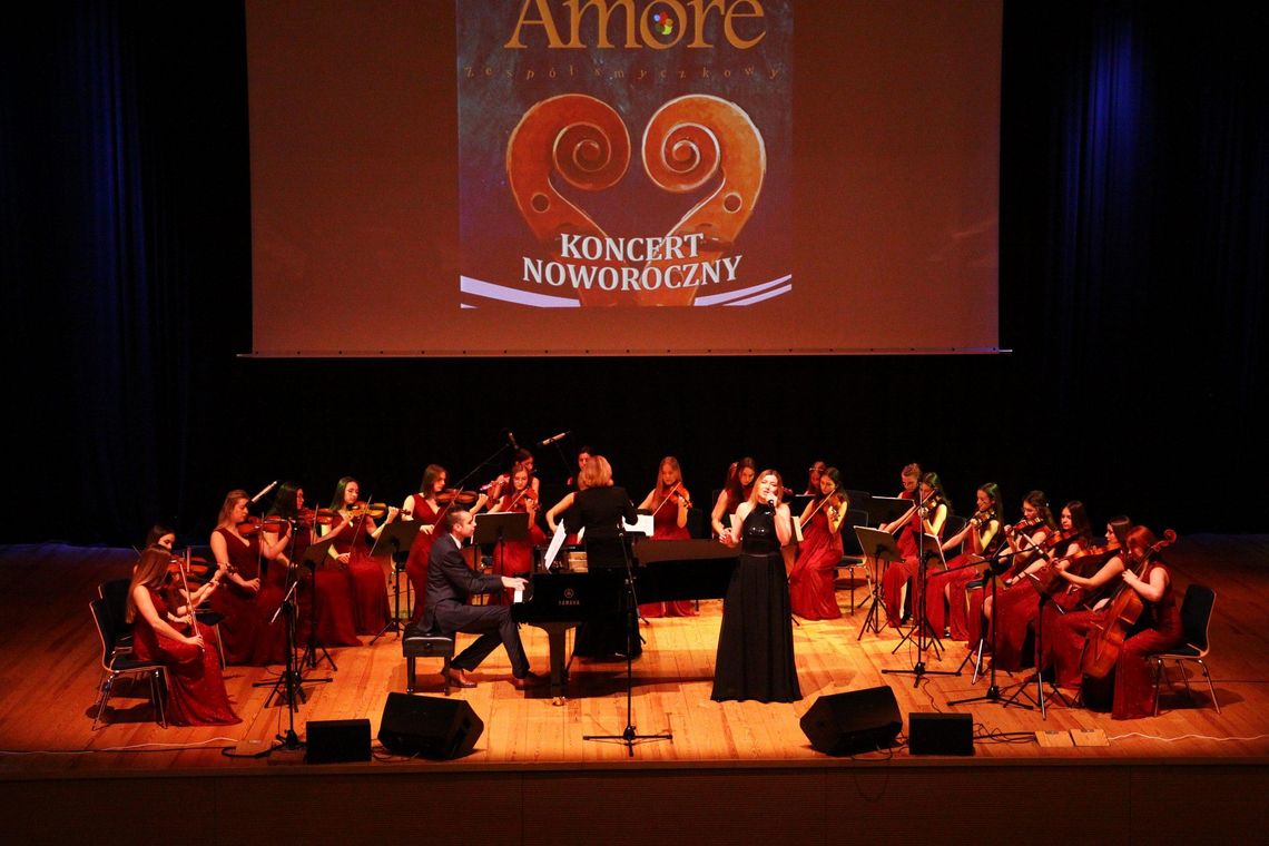 Zobacz zdjęcia z Koncertu Noworocznego w wykonaniu sanockiego Zespołu smyczkowego Con Amore! [ZDJĘCIA]