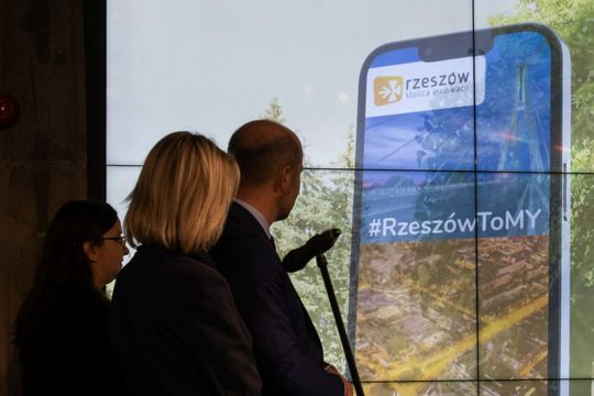 Aplikacja-RzeszowToMY-2