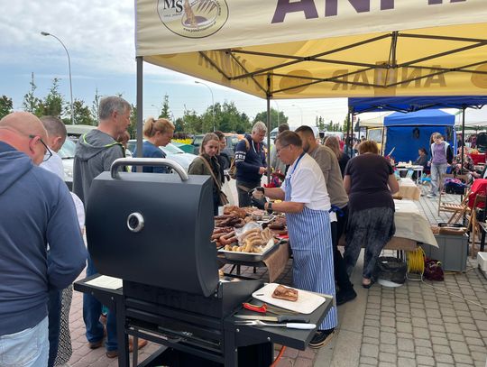 Fotorelacja z Podkarpackiego Bazarku w Rzeszowie. Tłumy kupujących!