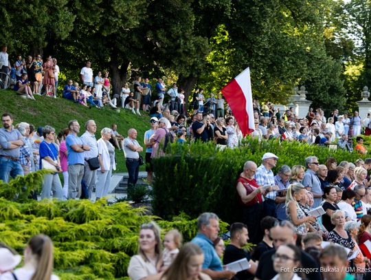 Przegląd imprez na długi weekend sierpniowy 2025. Gdzie warto się wybrać?