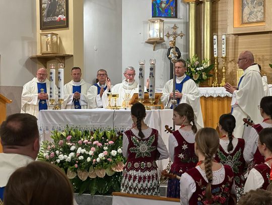 Jubileusz 25-lecia kościoła i 5-lecie parafii pw. Matki Bożej Pocieszenia w Rzeszowie [FOTORELACJA]