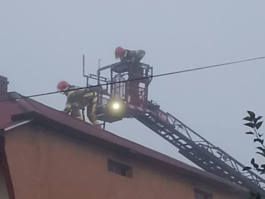 Pożar dachu domu jednorodzinnego [ZDJĘCIA]