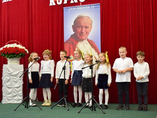XX Gminny Festiwal Papieski w Szkole Podstawowej w Kupnie [ZDJĘCIA]