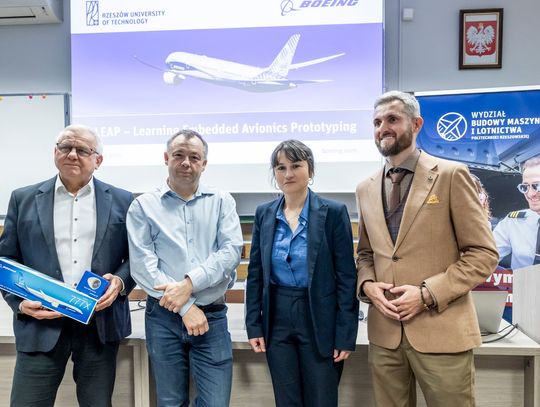 Boeing i Politechnika Rzeszowska otwierają nowe laboratorium awioniki [FOTORELACJA]