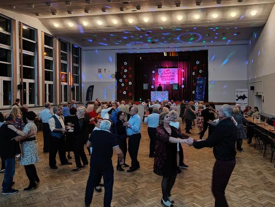 Potańcówka Miejska dla seniorów. Zobacz zdjęcia! Potańcówka Miejska dla seniorów. Zobacz zdjęcia!