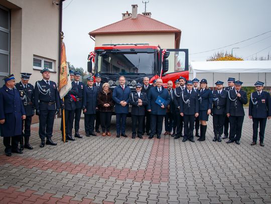 Nowoczesny wóz strażacki w służbie druhów z OSP Sokołów Małopolski [ZDJĘCIA]